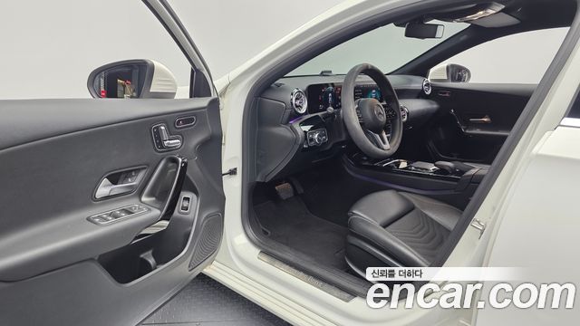 Mercedes-Benz A-Class (W177) A250 4MATIC Sedan 2020 — фото 10