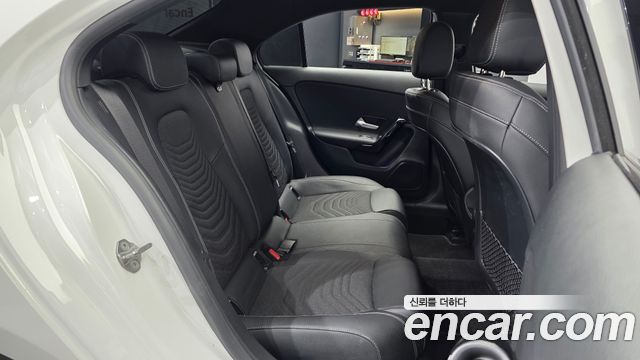 Mercedes-Benz A-Class (W177) A250 4MATIC Sedan 2020 — фото 11