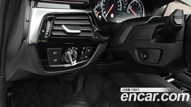 BMW 5 Series (G30) 520i Luxury 2018 — фото 18