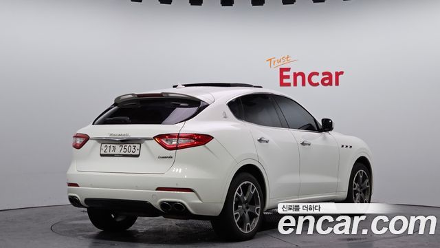 Maserati Levante 3.0 Diesel AWD Sport 2017 — фото 2