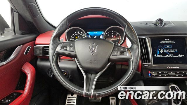 Maserati Levante 3.0 Diesel AWD Sport 2017 — фото 11