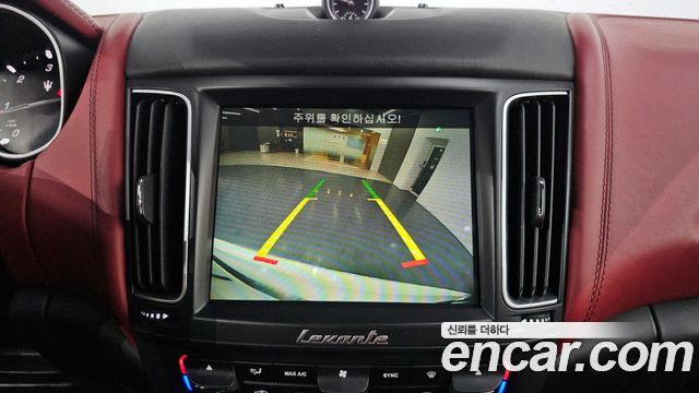 Maserati Levante 3.0 Diesel AWD Sport 2017 — фото 13