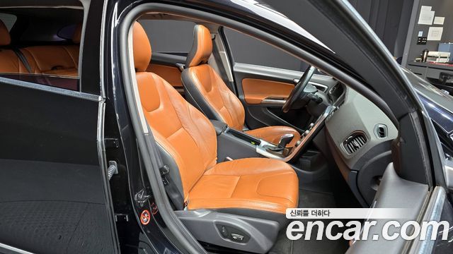 Volvo V60 D4 1st 2013 — фото 12