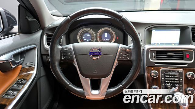 Volvo V60 D4 1st 2013 — фото 13