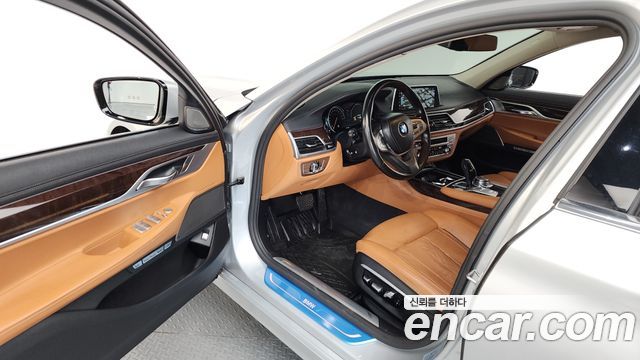 BMW 7 Series (G11) 740Li xDrive 2016 — фото 10