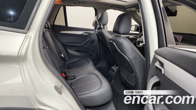 BMW X1 (F48) xDrive 20d 2016 — фото 12