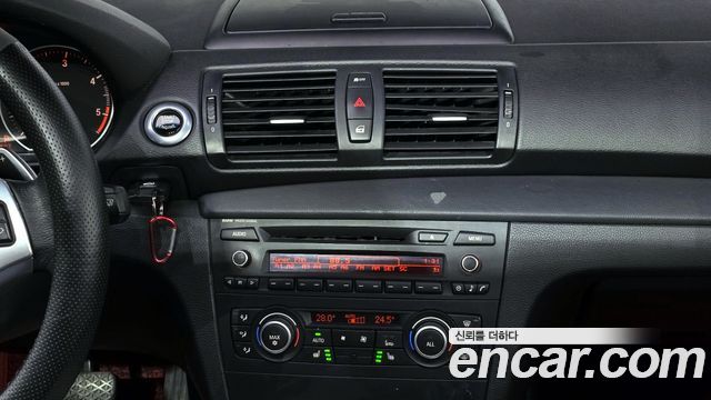 BMW 1 Series (E82) 120d Coupe Sport 2012 — фото 16