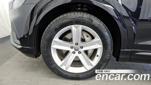 Audi Q8 (4M) 45 TDI Quattro Premium 2020 — фото 5