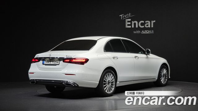 Mercedes-Benz E-Class (W213) E220d 4MATIC Exclusive 2022 — фото 2