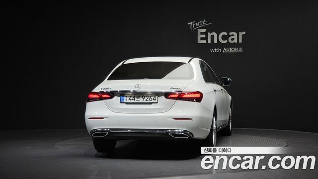 Mercedes-Benz E-Class (W213) E220d 4MATIC Exclusive 2022 — фото 4