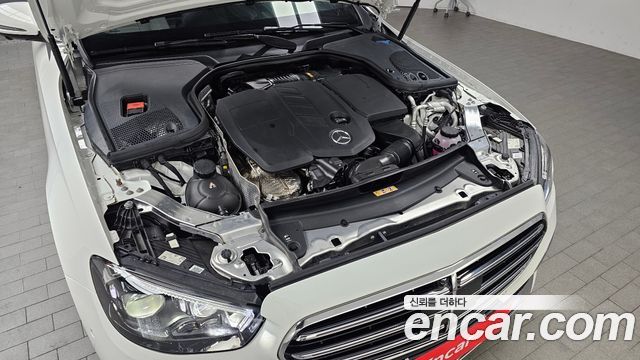 Mercedes-Benz E-Class (W213) E220d 4MATIC Exclusive 2022 — фото 6