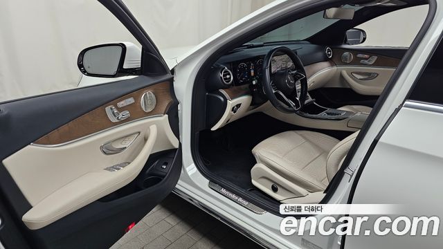 Mercedes-Benz E-Class (W213) E220d 4MATIC Exclusive 2022 — фото 10