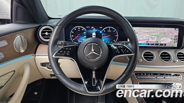 Mercedes-Benz E-Class (W213) E220d 4MATIC Exclusive 2022 — фото 17