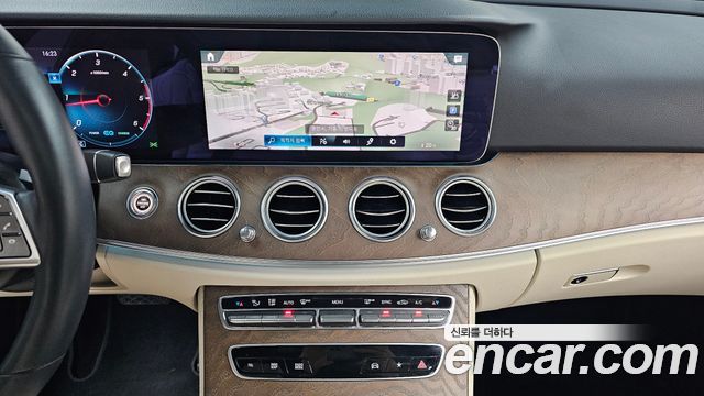 Mercedes-Benz E-Class (W213) E220d 4MATIC Exclusive 2022 — фото 19