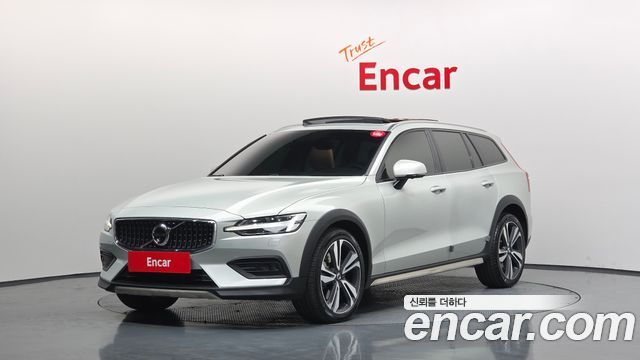 Volvo V60 Cross Country (II) B5 Pro AWD