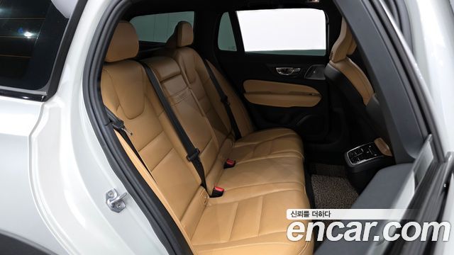 Volvo V60 Cross Country (II) B5 Pro AWD 2021 — фото 12