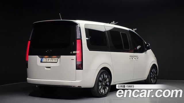 Hyundai Staria 4WD Lounge 9-Seater Inspiration 2022 — фото 2
