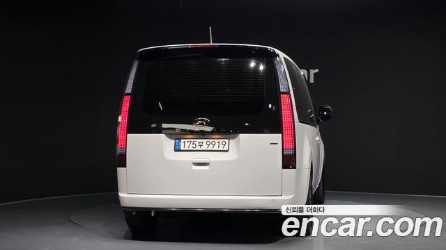 Hyundai Staria 4WD Lounge 9-Seater Inspiration 2022 — фото 4