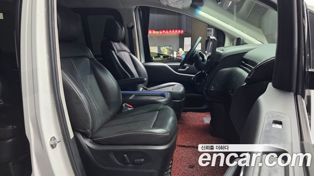 Hyundai Staria 4WD Lounge 9-Seater Inspiration 2022 — фото 11