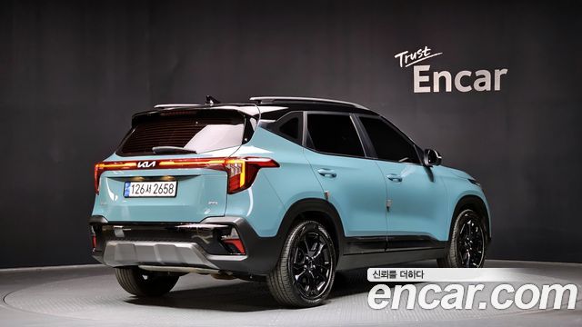 Kia Seltos Gasoline 1.6 Turbo 4WD Gravity 2023 — фото 2