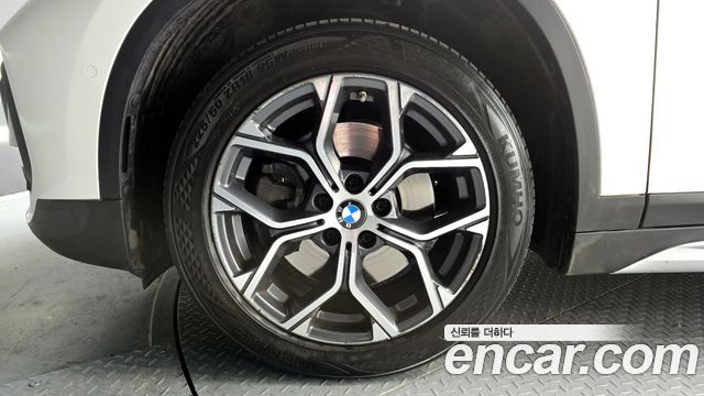 BMW X1 (F48) xDrive 20i xLine 2021 — фото 5
