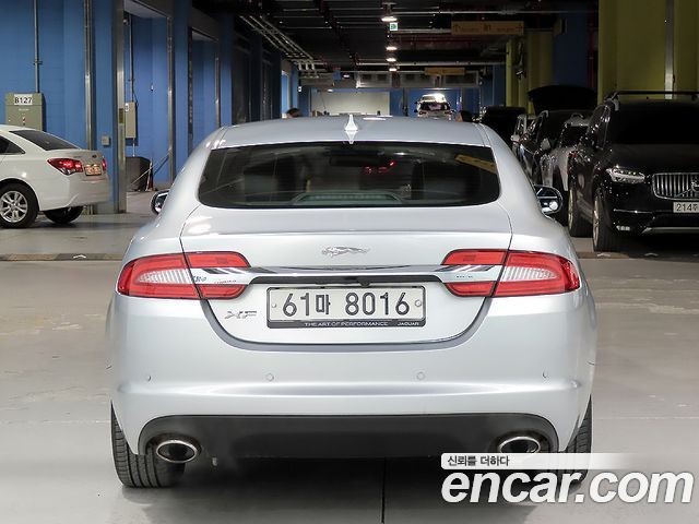 Jaguar XF 2.0 Luxury X250 2013 — фото 3