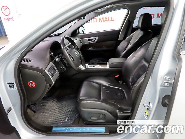 Jaguar XF 2.0 Luxury X250 2013 — фото 6