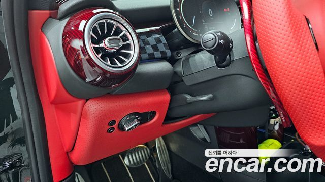 MINI Cooper S JCW 3rd Generation 2023 — фото 17