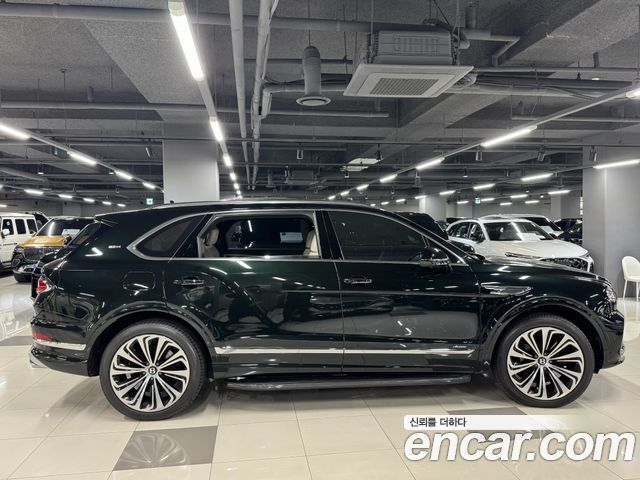 Bentley Bentayga 4.0 V8 EWB First Edition 2024 — фото 2
