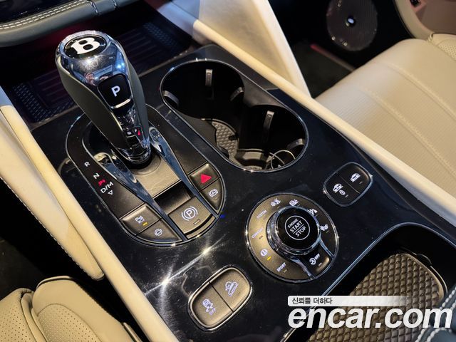 Bentley Bentayga 4.0 V8 EWB First Edition 2024 — фото 10