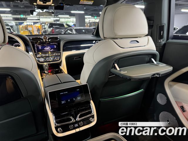 Bentley Bentayga 4.0 V8 EWB First Edition 2024 — фото 17