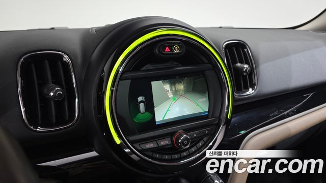 MINI Cooper D Countryman ALL4 2nd 2018 — фото 16