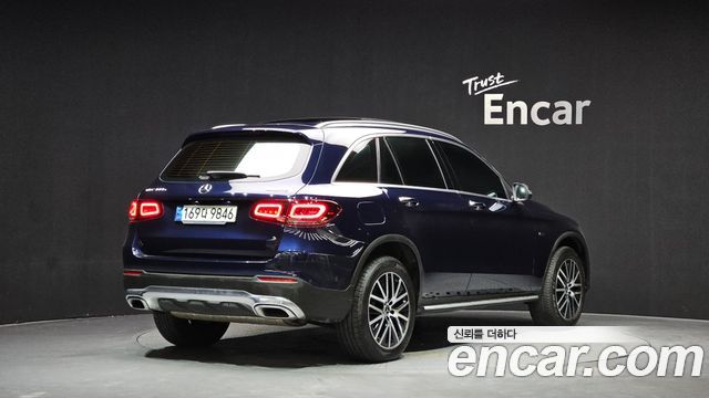 Mercedes-Benz GLC-Class (X253) GLC300e 4MATIC 2021 — фото 2