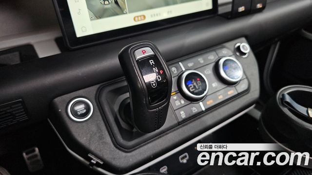 Land Rover Defender (L663) 110 D300 HSE 2022 — фото 9