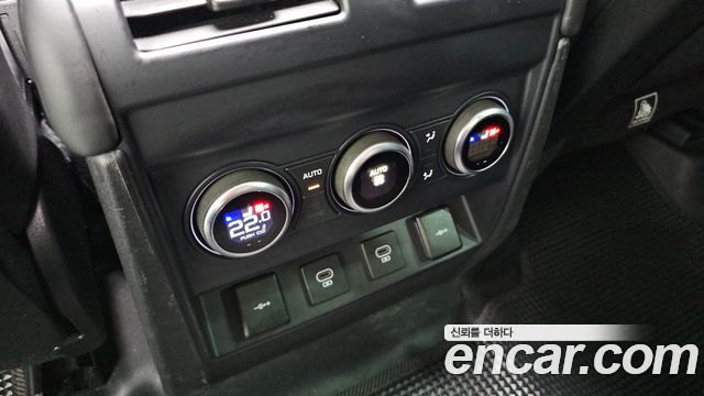 Land Rover Defender (L663) 110 D300 HSE 2022 — фото 19
