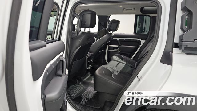 Land Rover Defender (L663) 110 D300 HSE 2022 — фото 20