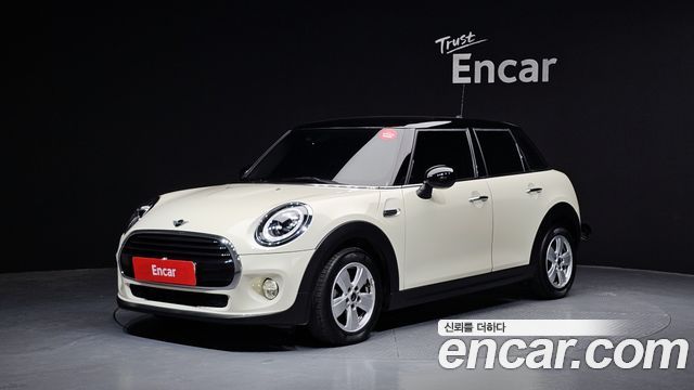 MINI Cooper 5Door Standard 3rd 2019 — фото 1