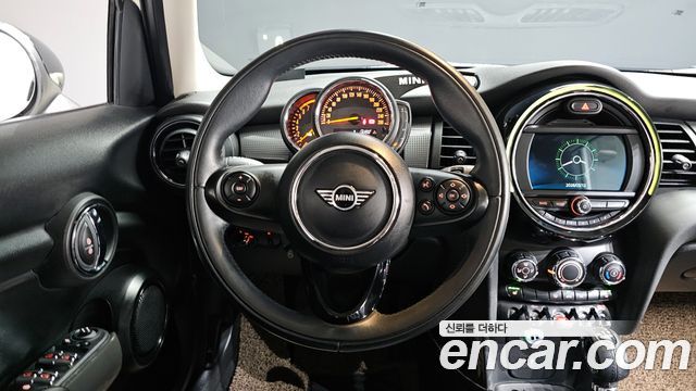 MINI Cooper 5Door Standard 3rd 2019 — фото 13