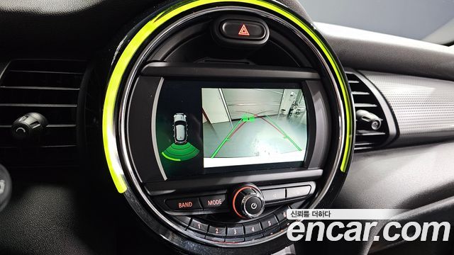 MINI Cooper 5Door Standard 3rd 2019 — фото 16