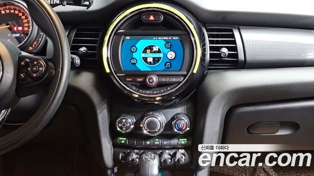 MINI Cooper 5Door Standard 3rd 2019 — фото 19