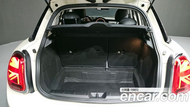 MINI Cooper 5Door Standard 3rd 2019 — фото 20