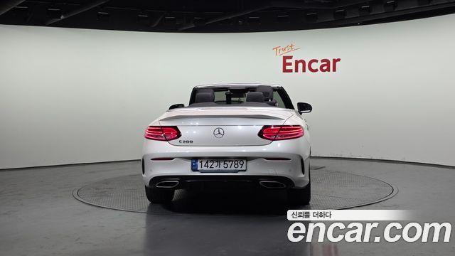 Mercedes-Benz C-Class (W205) C200 Cabriolet 2023 — фото 4