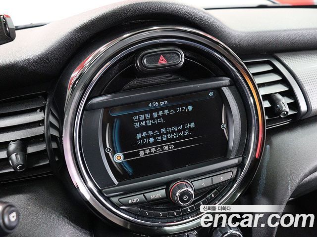 MINI Cooper D 5Door Mid 3rd 2015 — фото 6
