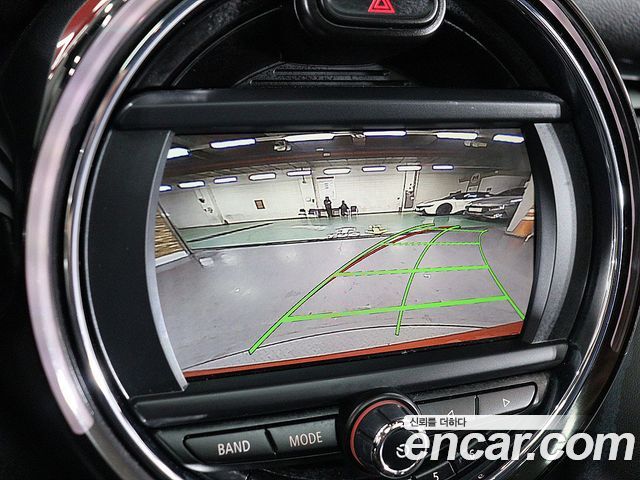 MINI Cooper D 5Door Mid 3rd 2015 — фото 7