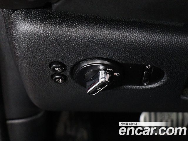 MINI Cooper D 5Door Mid 3rd 2015 — фото 17
