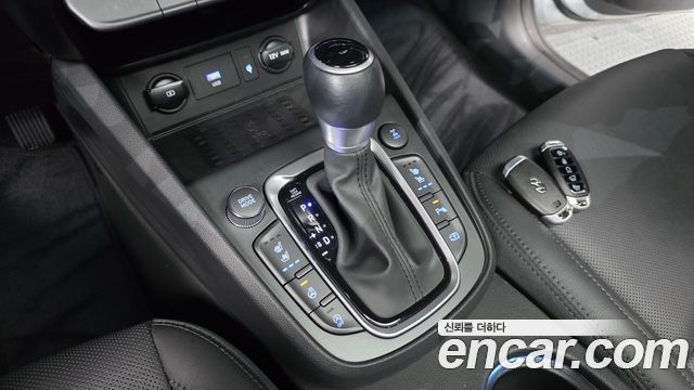 Hyundai Kona Gasoline 1.6 Turbo 4WD Inspiration 2023 — фото 9