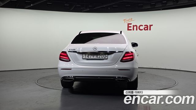 Mercedes-Benz E-Class (W213) E300 Avantgarde 2020 — фото 4