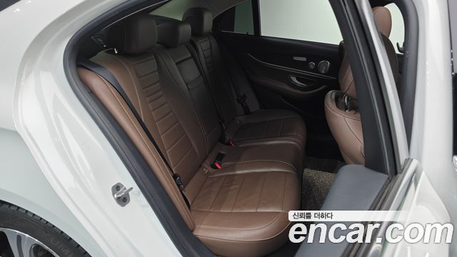 Mercedes-Benz E-Class (W213) E300 Avantgarde 2020 — фото 16