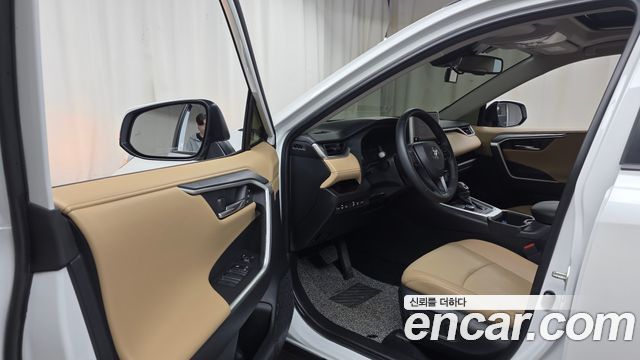 Toyota RAV4 (V) 2,5 4WD Hybrid LTD 2024 — фото 10