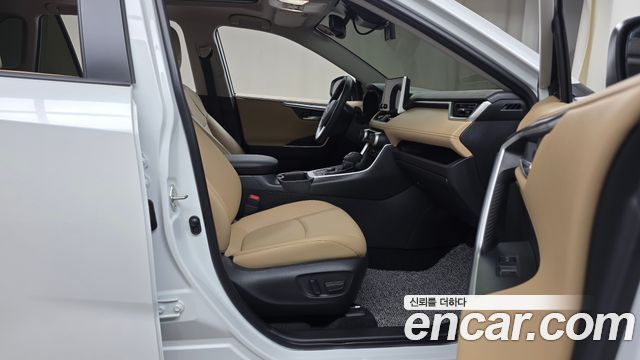 Toyota RAV4 (V) 2,5 4WD Hybrid LTD 2024 — фото 11